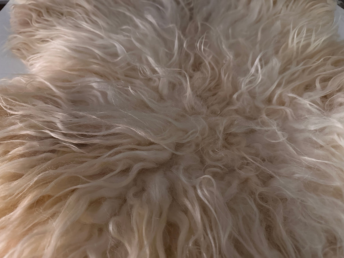 Racka (Cream,long locks- L)