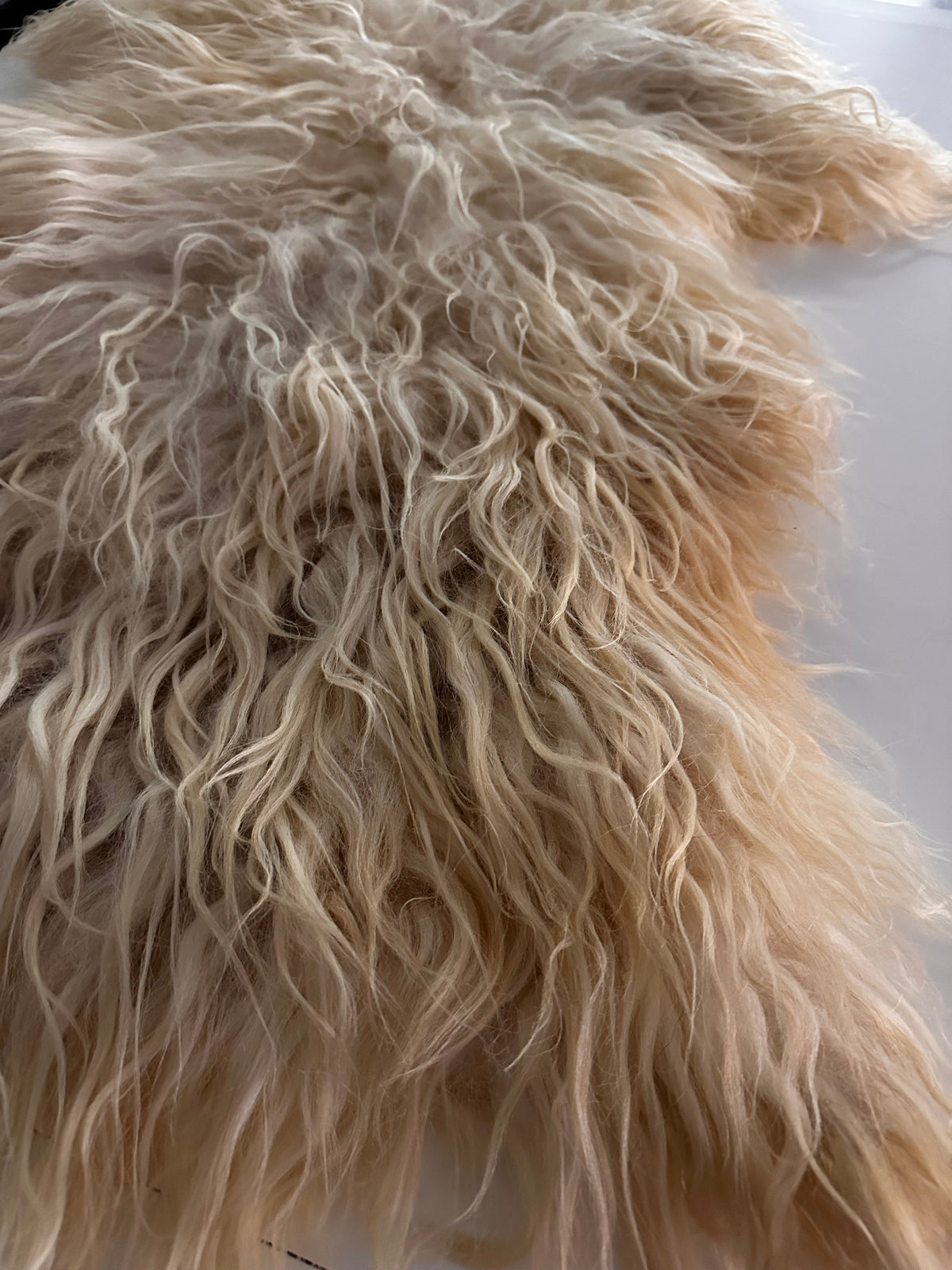 Racka (Cream,long locks- L)